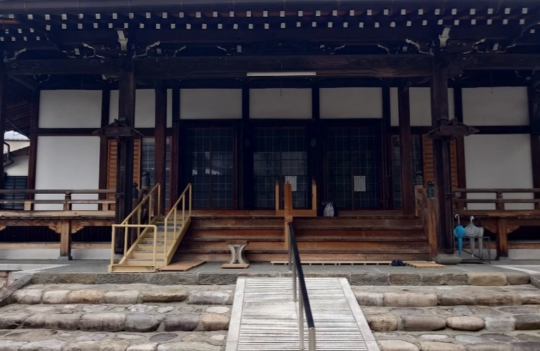 各務原市で心温まる一日葬を、お寺での想い出深いセレモニーで